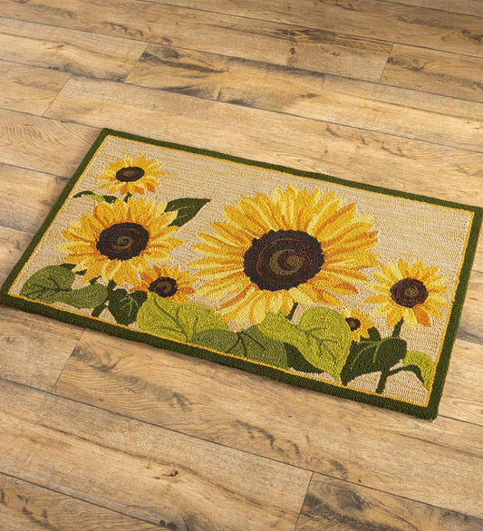 Plow & Hearth Small Accent Rugs Indoor Living Indoor/Outdoor Sunflower Hooked Polypropylene Accent Rug