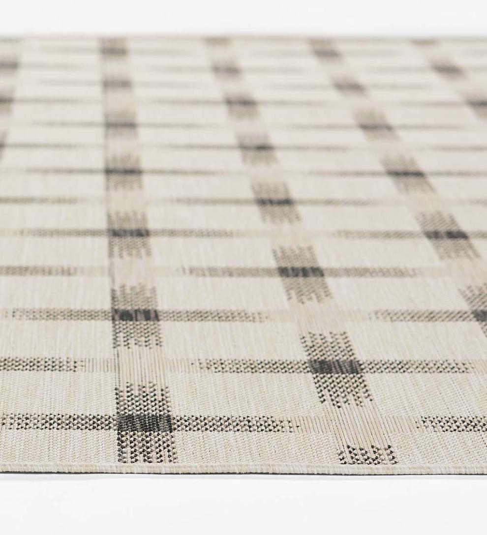 Plow & Hearth Area Rugs Indoor Living Indoor/Outdoor Aurora Polypropylene Rug