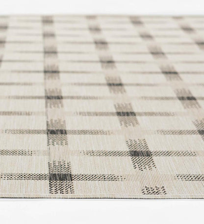 Plow & Hearth Area Rugs Indoor Living Indoor/Outdoor Aurora Polypropylene Rug