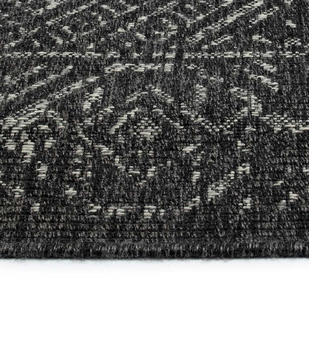 Plow & Hearth Area Rugs Indoor Living Indoor/Outdoor Bluefield Diamond Polypropylene Rug