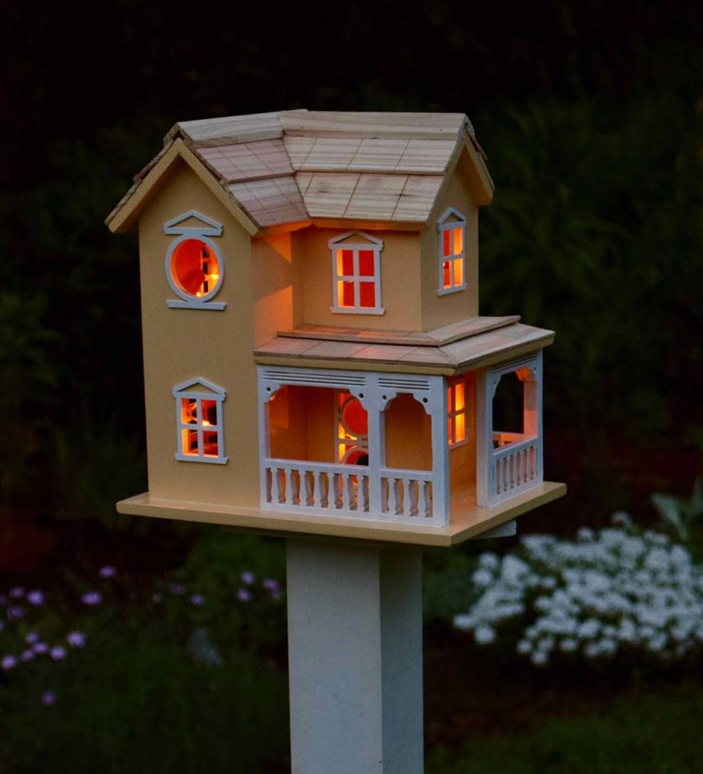 Plow & Hearth Birdhouses Yard & Garden Prairie Farmhouse Lighted Birdhouse And Optional Wood Pole