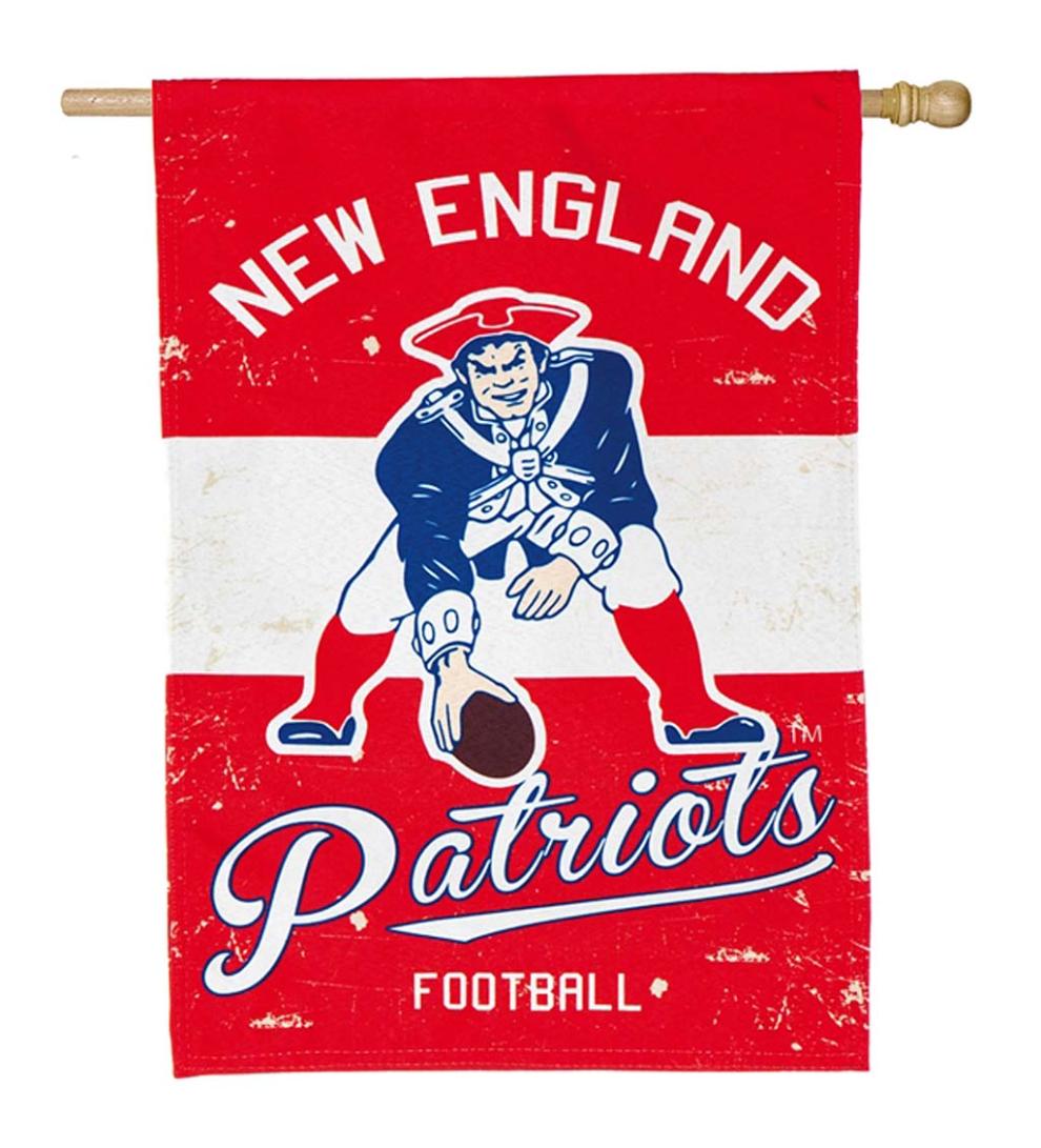 Plow & Hearth Deck & Patio Accents Outdoor Living Double-Sided Vintage Graphic Nfl Team Pride Linen House Flag - Green Bay Packers