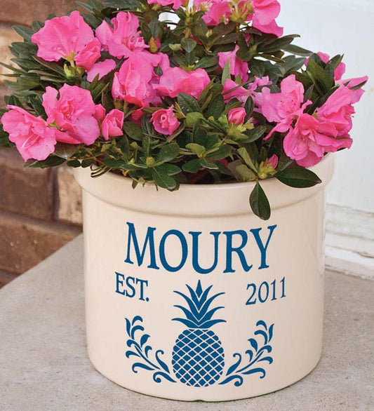 Plow & Hearth Deck & Patio Accents Outdoor Living Pineapple Personalized Crock With Name And Year - Black