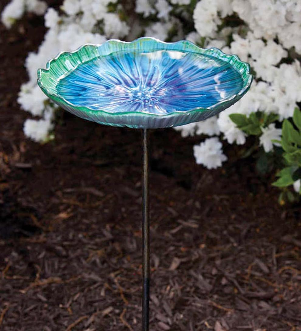 Plow & Hearth Deck & Patio Accents Outdoor Living Scalloped Birdbath On Stake