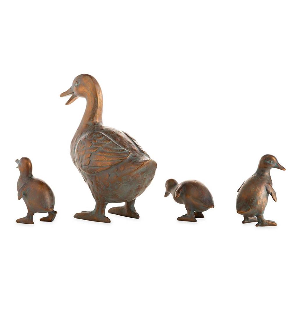 Plow & Hearth Decorative Garden Accents Yard & Garden Duck Family With Mother And Three Babies, Set Of 4