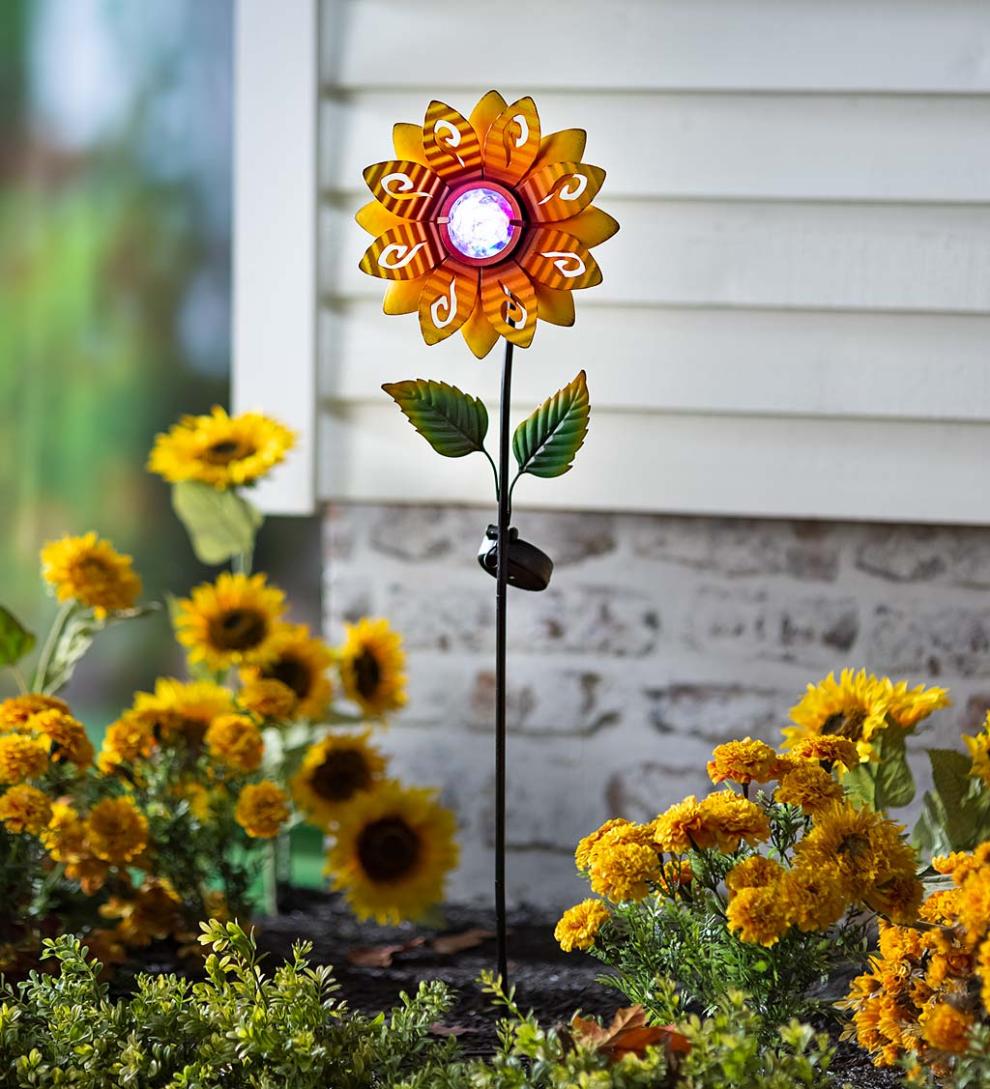 Plow & Hearth Decorative Garden Accents Yard & Garden Sunflower Garden Stake With Faceted Rotating Solar Light