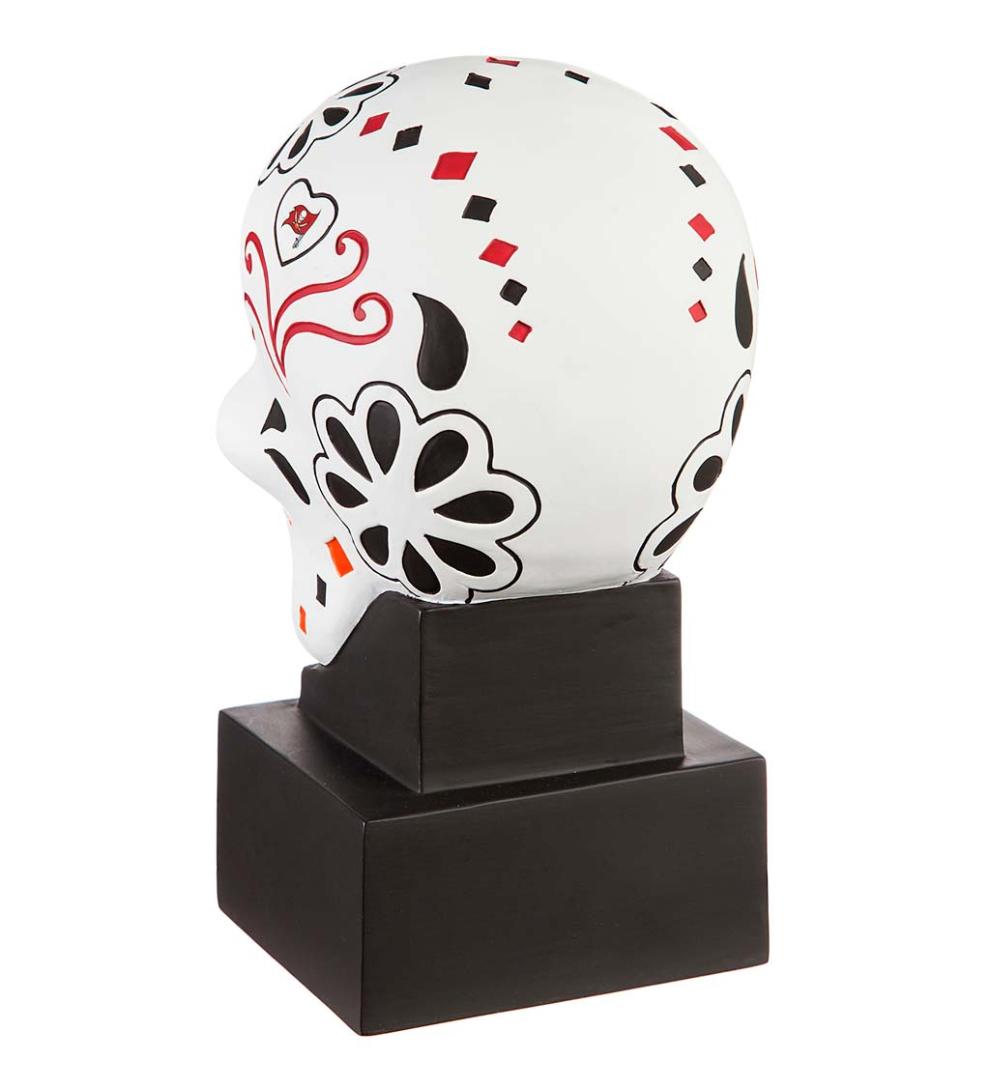 Plow & Hearth Decorative Garden Accents Yard & Garden Tampa Bay Buccaneers Sugar Skull Statue