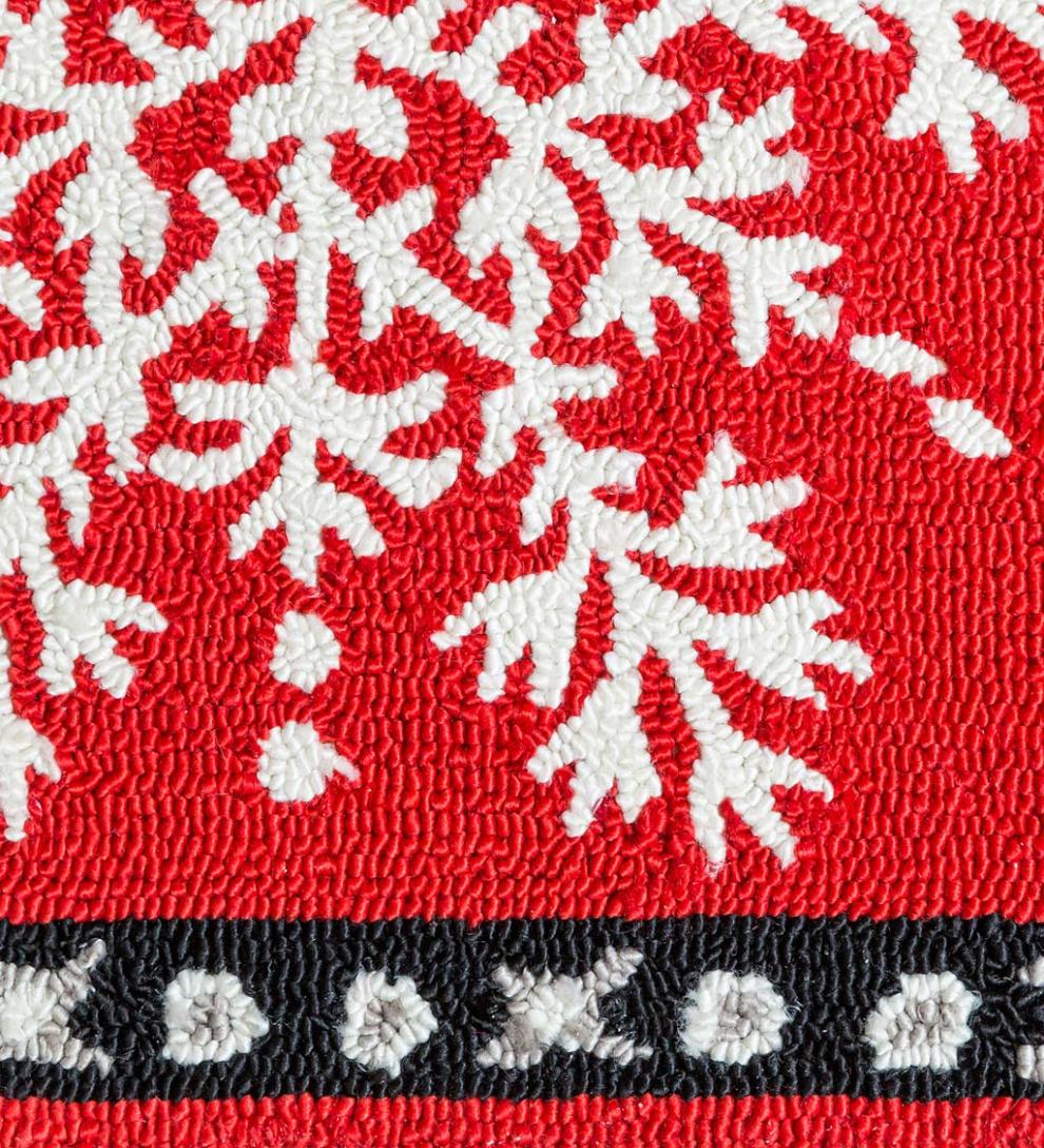 Plow & Hearth Doormats & Boot Trays Outdoor Living Red Snowflake Hooked Accent Rug
