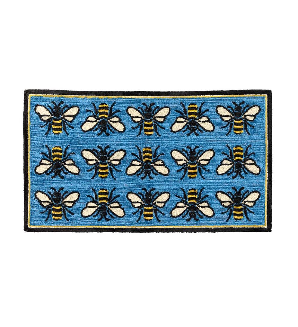 Plow & Hearth Home Accents Indoor Living Indoor/Outdoor Busy Bee Hooked Polypropylene Accent Rug