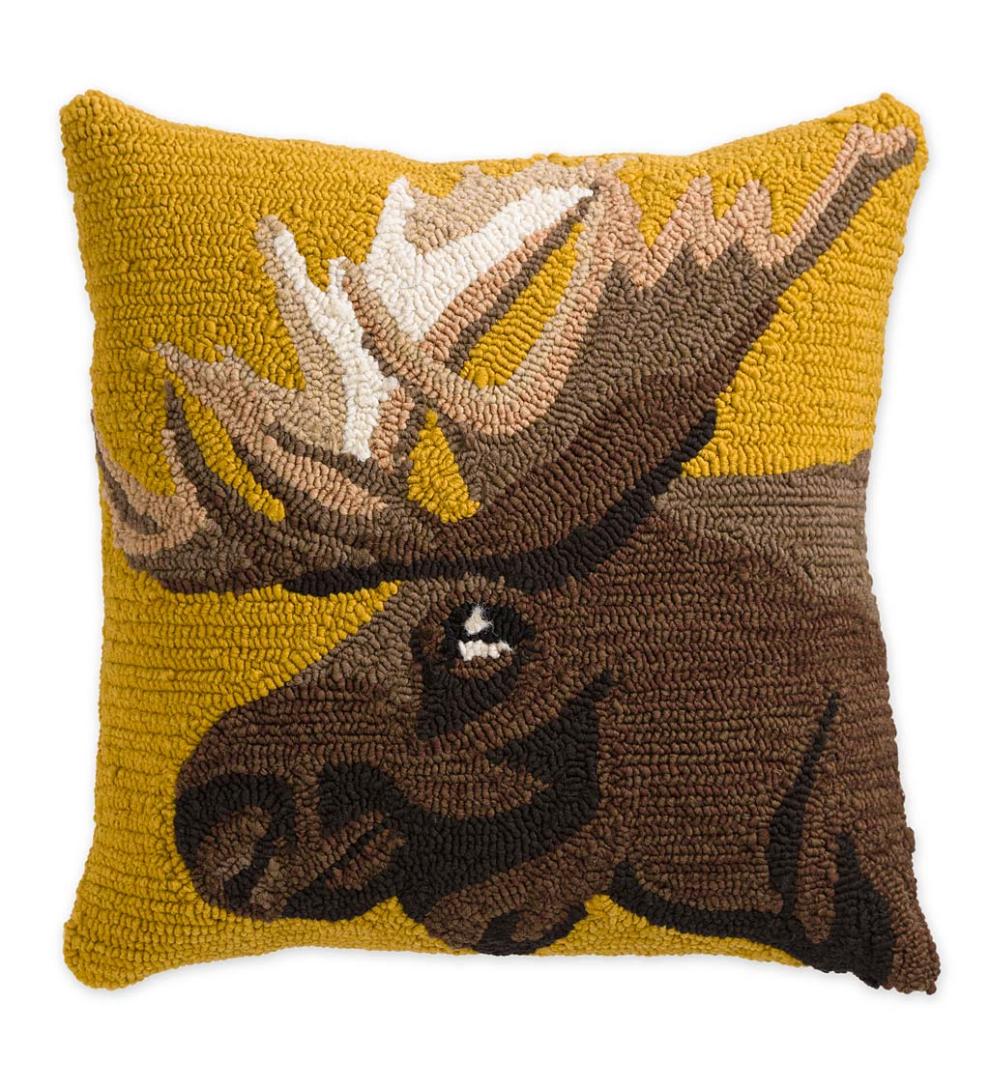 Plow & Hearth Home Accents Indoor Living Indoor/Outdoor Hooked Polypropylene Moose Throw Pillow