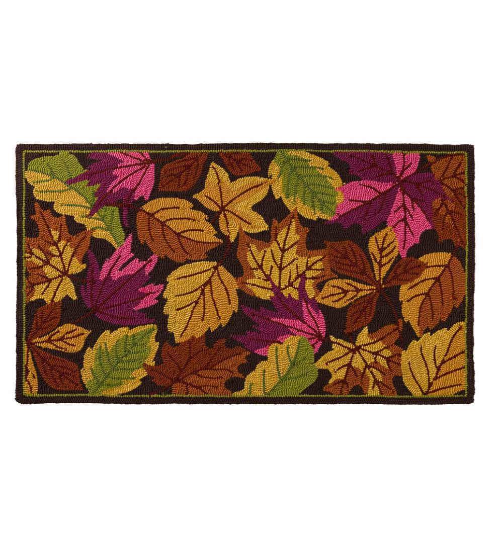 Plow & Hearth Home Accents Indoor Living Indoor/Outdoor Scattered Leaves Hooked Polypropylene Accent Rug