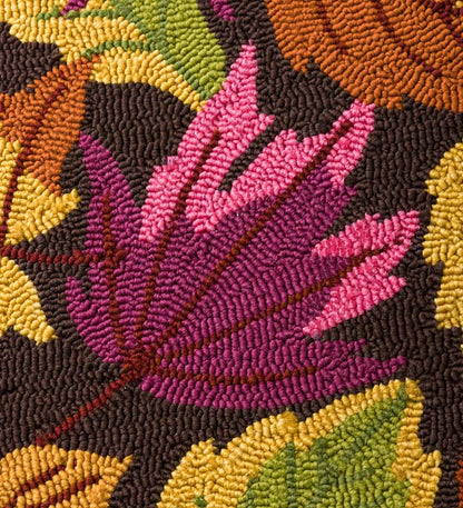 Plow & Hearth Home Accents Indoor Living Indoor/Outdoor Scattered Leaves Hooked Polypropylene Accent Rug