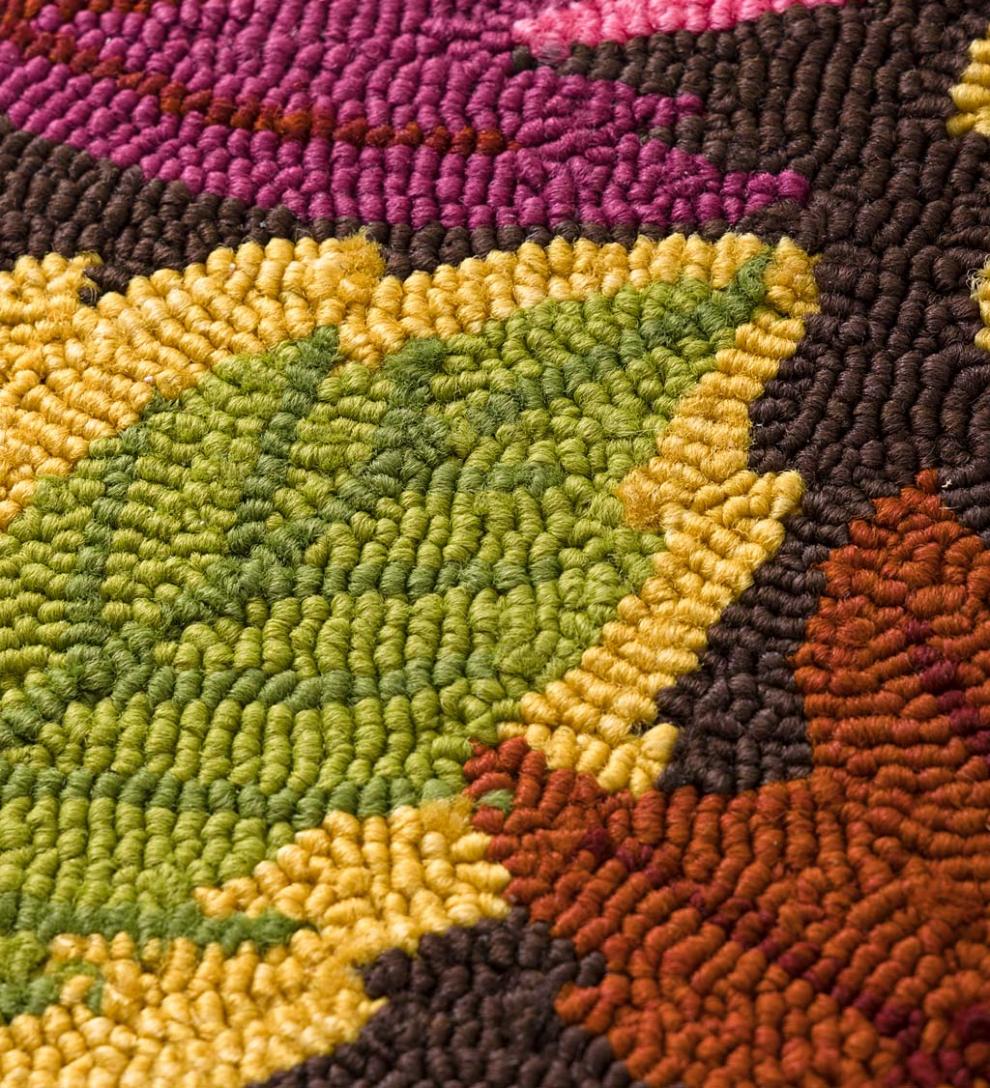 Plow & Hearth Home Accents Indoor Living Indoor/Outdoor Scattered Leaves Hooked Polypropylene Accent Rug