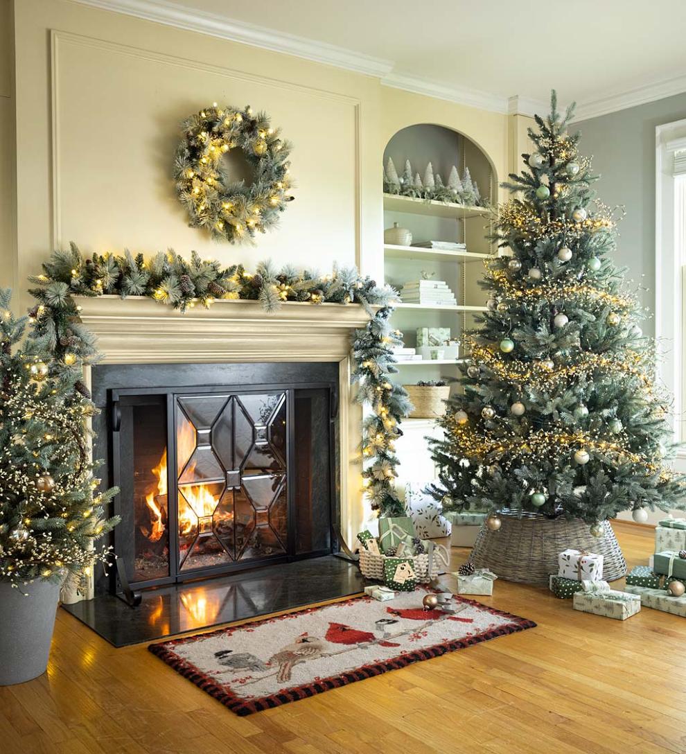 Plow & Hearth Home Accents Indoor Living Winter Frost Lighted Holiday Wreath