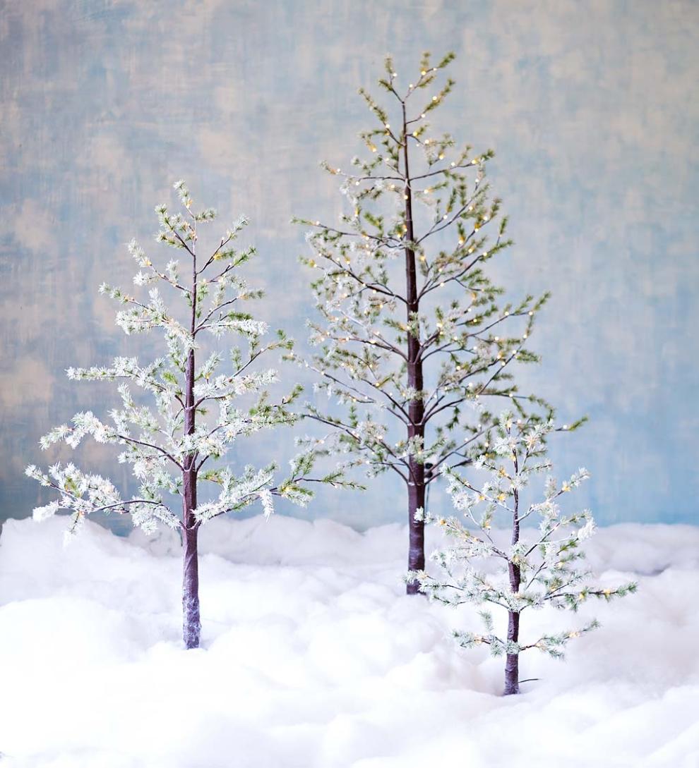 Plow & Hearth Outdoor Lamps & Lighting Outdoor Living Indoor/Outdoor Lighted Snowy Pine Tree