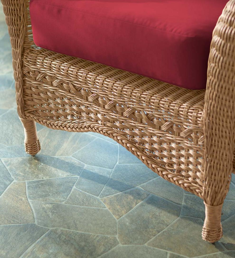 Plow & Hearth Outdoor Wicker Outdoor Living Prospect Hill Round Dining Table And Chairs