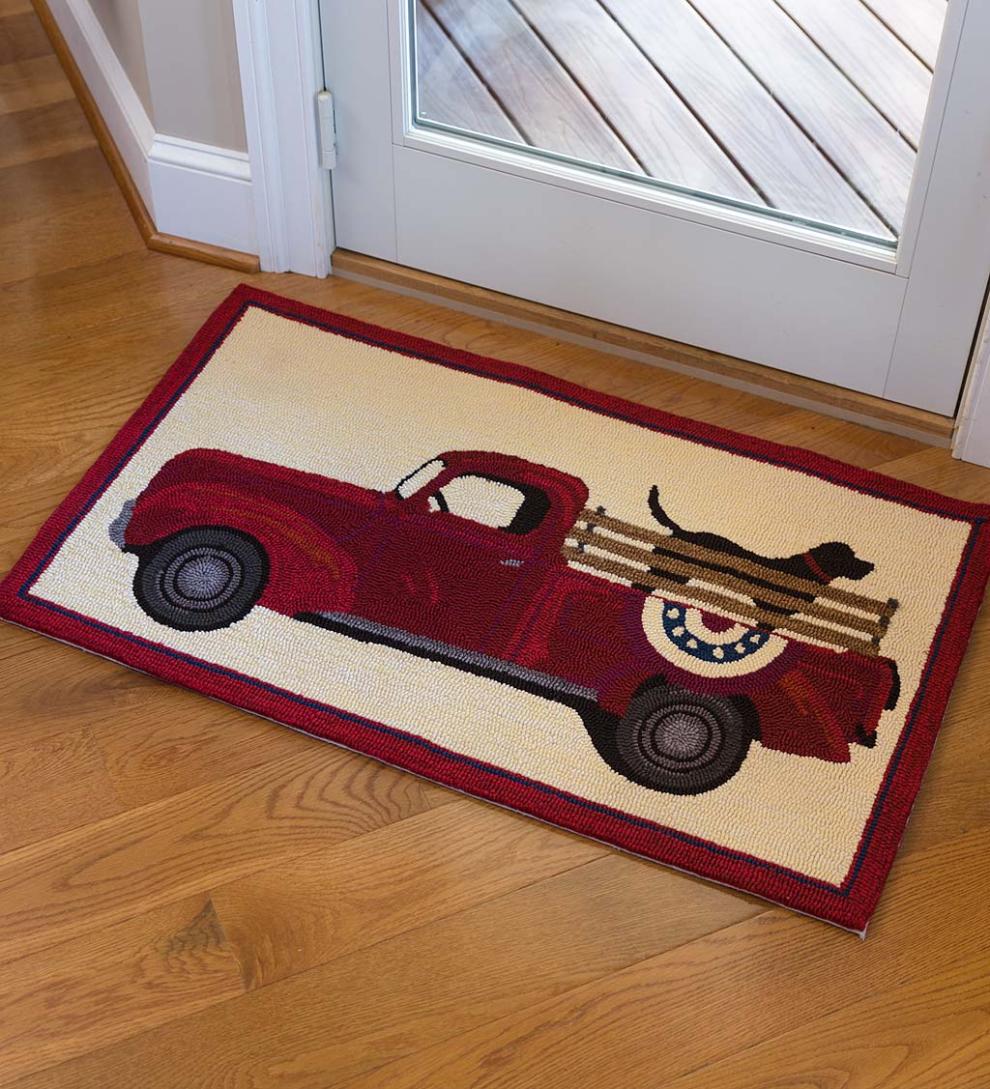 Plow & Hearth Small Accent Rugs Indoor Living Indoor/Outdoor Patriotic Pooch Hooked Polypropylene Accent Rug