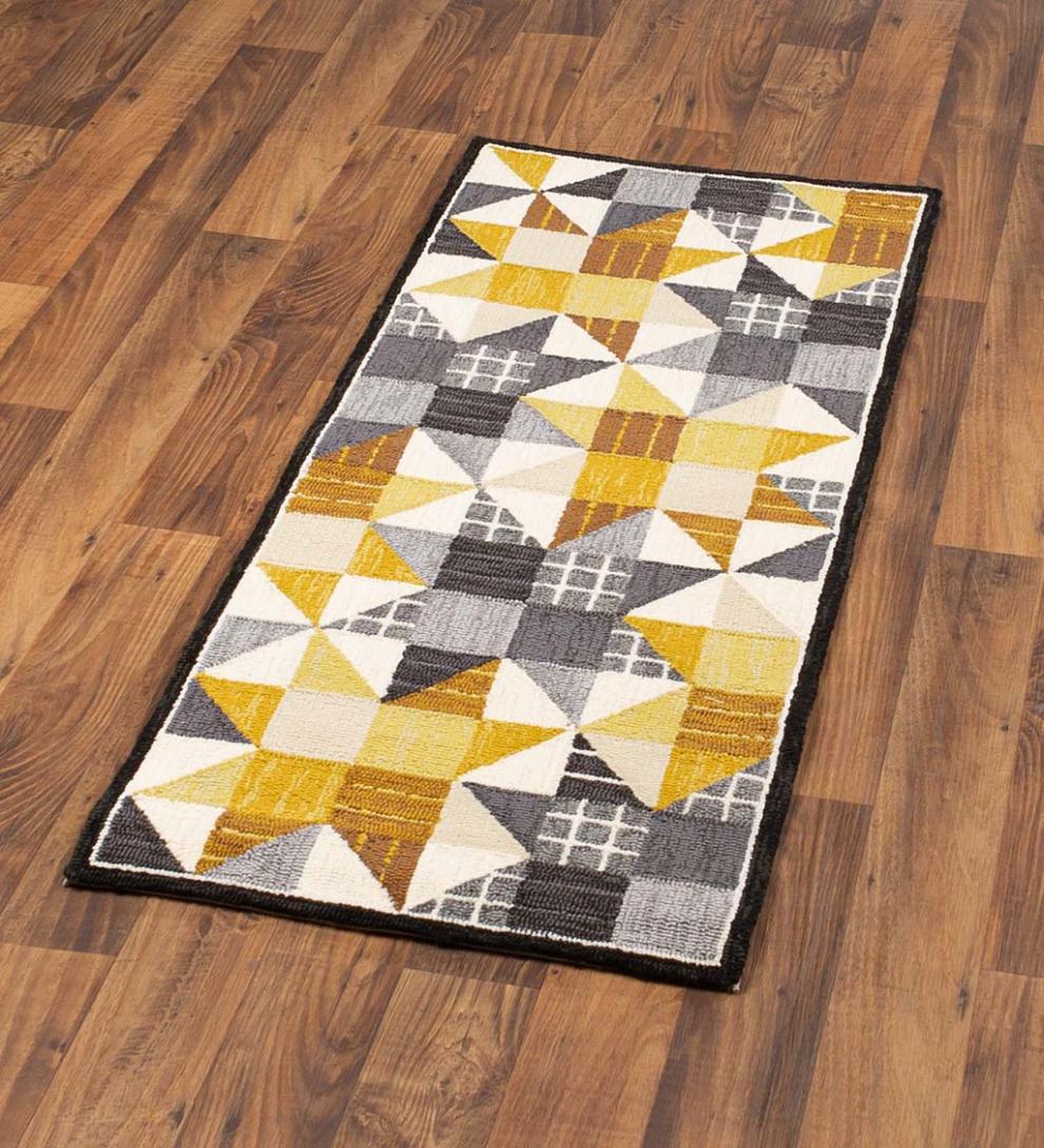 Plow & Hearth Small Accent Rugs Indoor Living Indoor/Outdoor Springtime Quilt Polypropylene Rug Runner