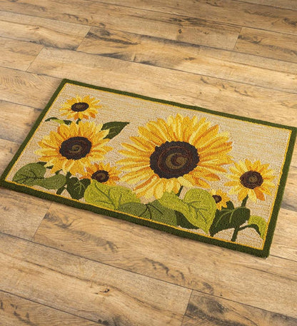 Plow & Hearth Small Accent Rugs Indoor Living Indoor/Outdoor Sunflower Hooked Polypropylene Accent Rug