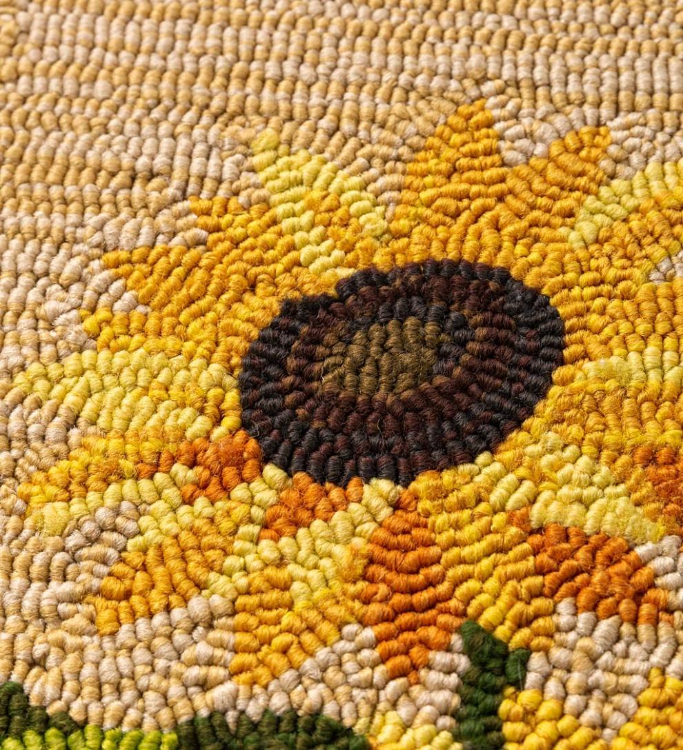 Plow & Hearth Small Accent Rugs Indoor Living Indoor/Outdoor Sunflower Hooked Polypropylene Accent Rug
