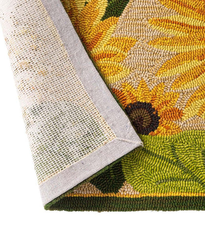Plow & Hearth Small Accent Rugs Indoor Living Indoor/Outdoor Sunflower Hooked Polypropylene Accent Rug