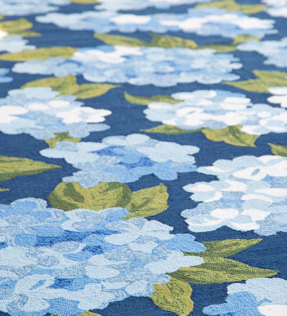Plow & Hearth Synthetic Rugs Indoor Living Hydrangea Indoor/Outdoor Rug