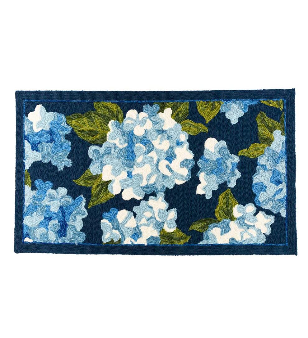 Plow & Hearth Synthetic Rugs Indoor Living Hydrangea Indoor/Outdoor Rug