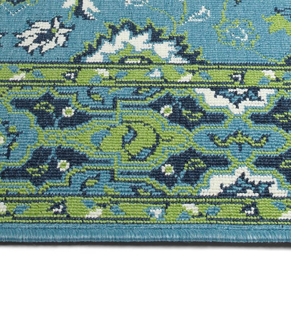 Plow & Hearth Synthetic Rugs Indoor Living Indoor/Outdoor Brunswick Wreath Polypropylene Rug