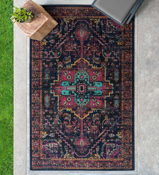 Plow & Hearth Synthetic Rugs Indoor Living Indoor/Outdoor Oakland Medallion Polypropylene Rug