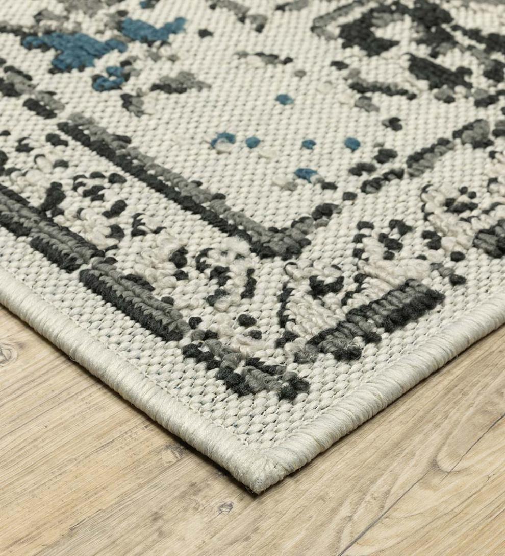 Plow & Hearth Synthetic Rugs Indoor Living Indoor/Outdoor York Traditional Medallion Polypropylene Rug