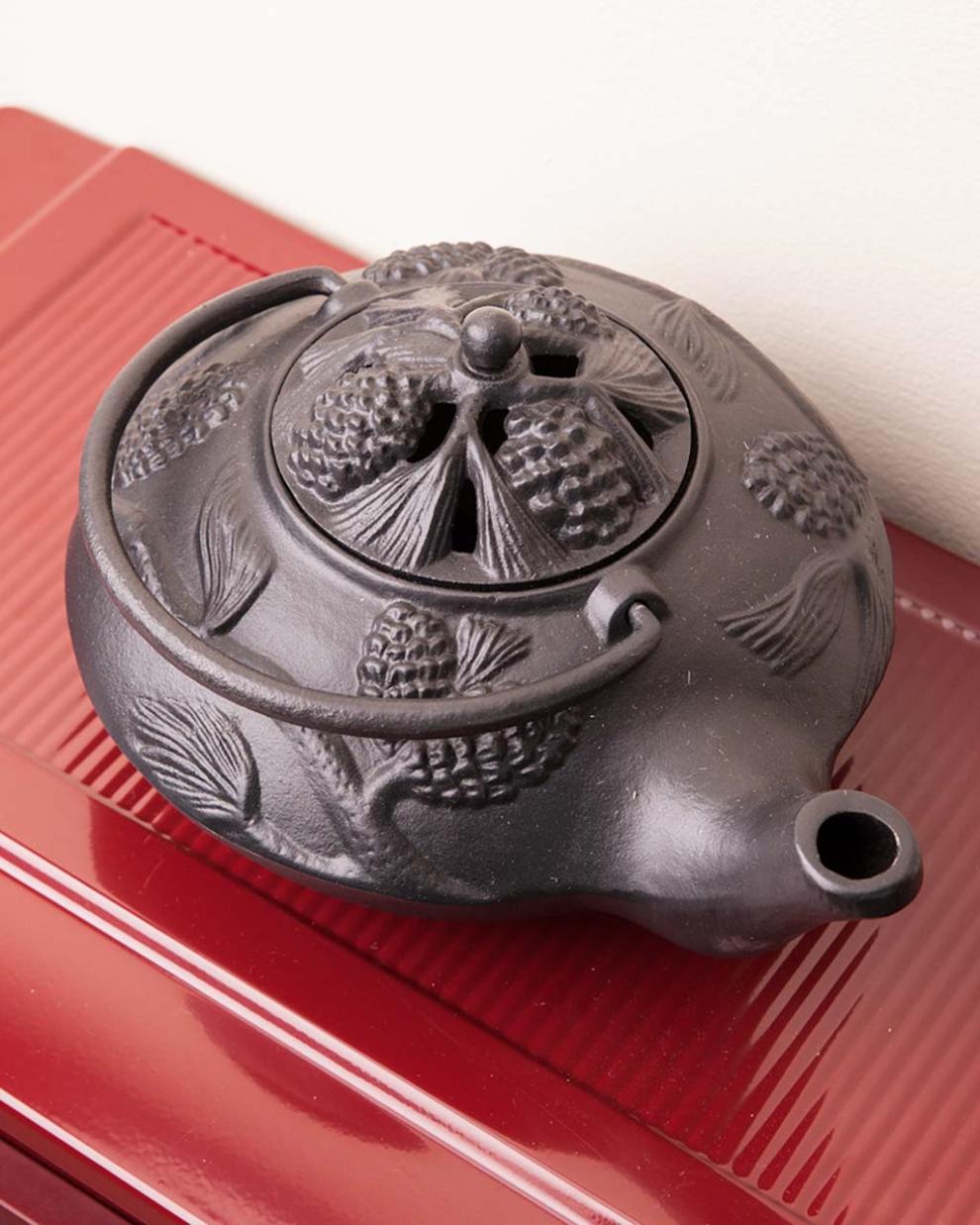 Plow & Hearth Wood Stove Accessories Fireplace & Hearth Cast Iron Wood Stove Kettle Steamer With Pine Cone Design - Black