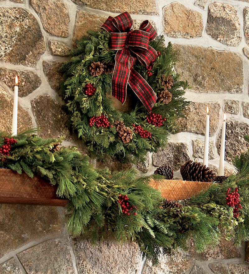 Plow & Hearth Home Accents Indoor Living Holiday Woodland Evergreens 30"Wreath With Bow