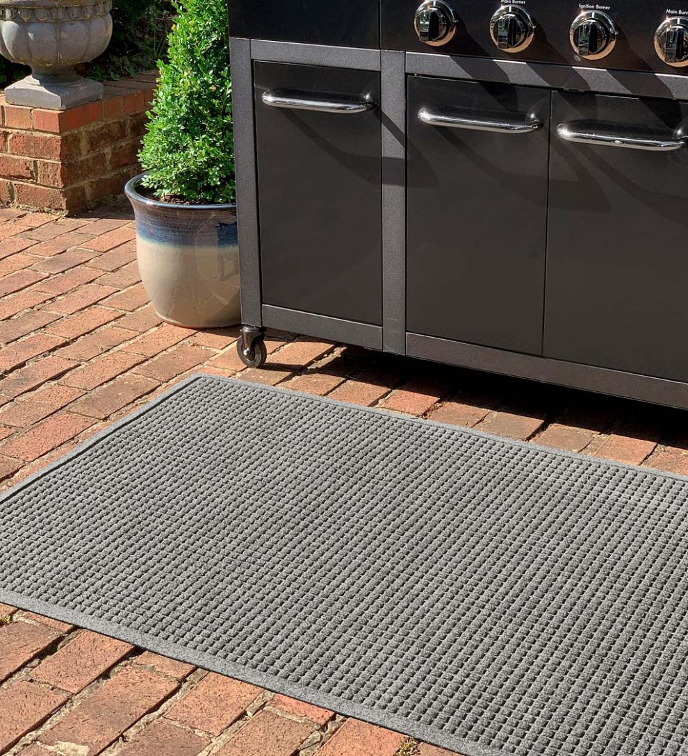 Plow & Hearth Synthetic Rugs Indoor Living Waterhog Square Pattern Grill Mat, 3' X 5' - Bordeaux